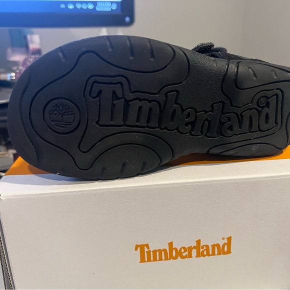 Timberland little kid sandals size 11 - Picture 4 of 5